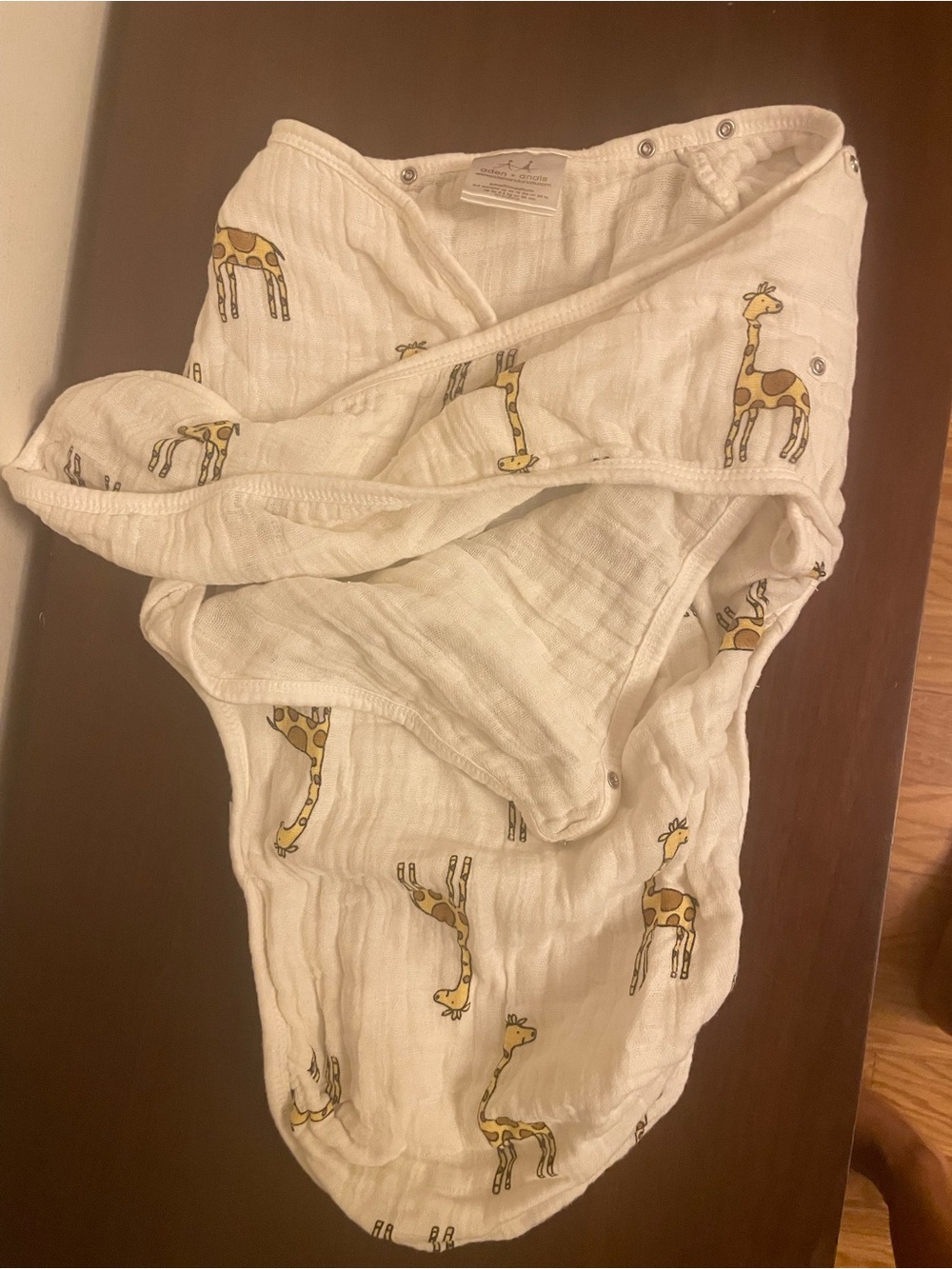 aden + anais giraffe Swaddle muslin VEUC